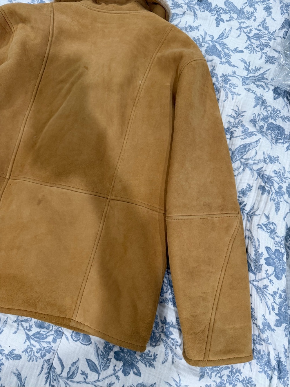🤎 Reformation VEDA Luca Suede Shearling Coat – Parmesan Suede 🤎 - Picture 4 of 11